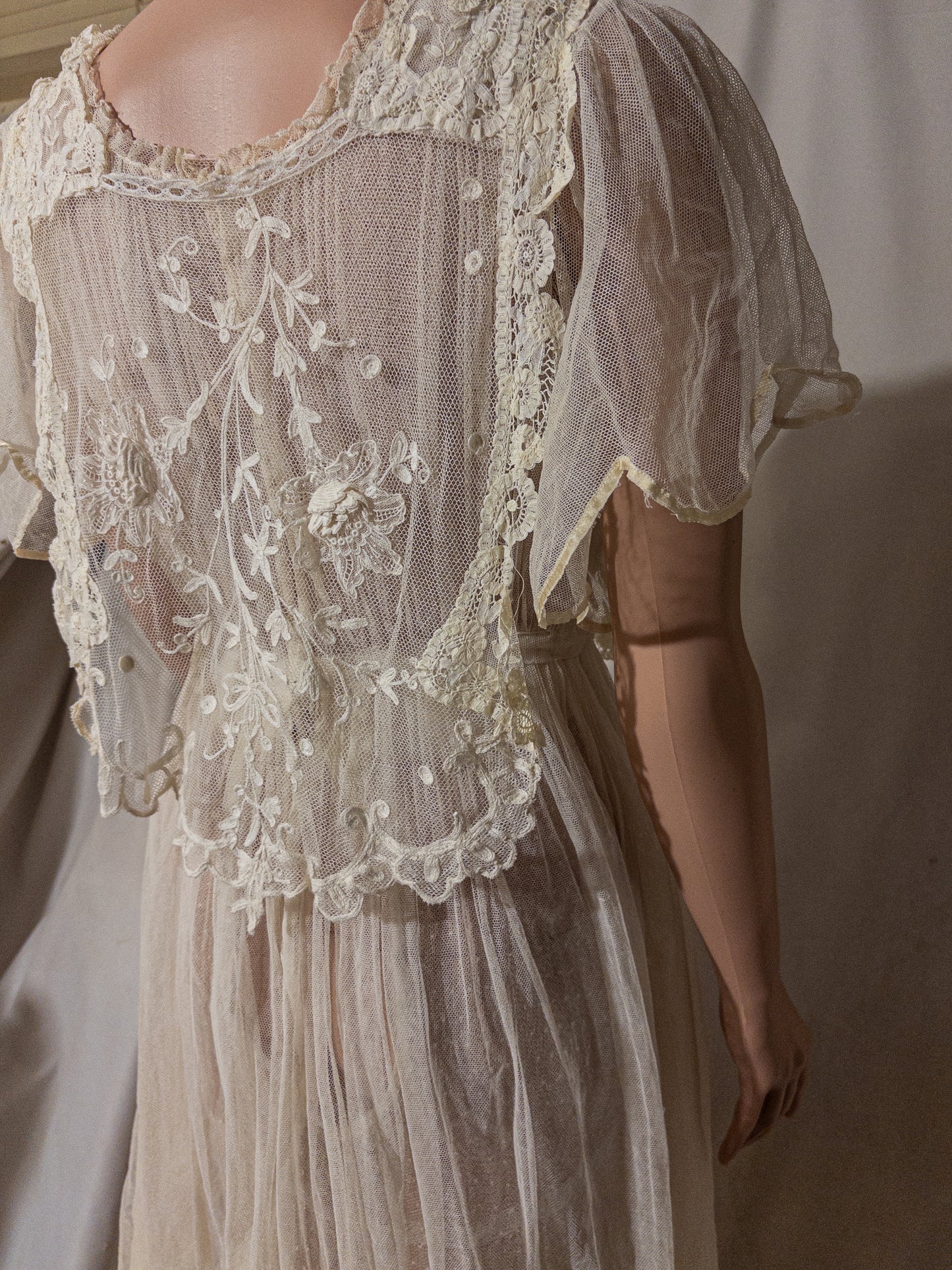 Make it yours! Antique Edwardian 1900s cotton tulle lace wedding dress