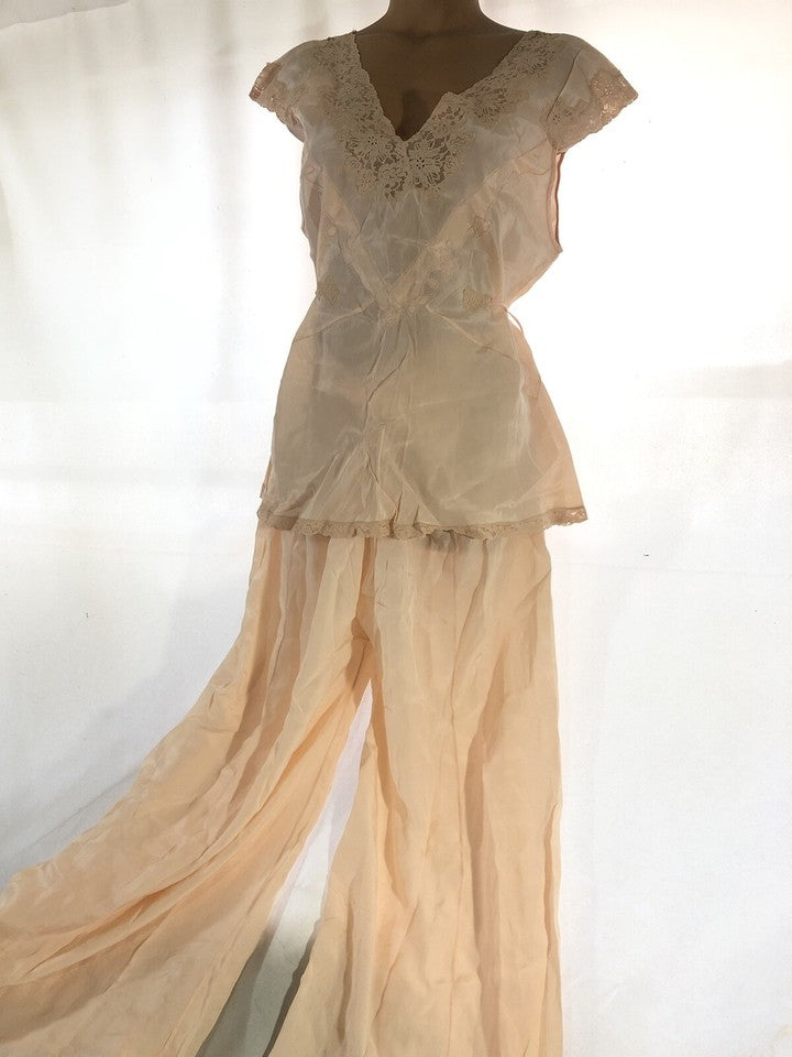 Antique 1930s Pajamas in peach silk and lace old/new M-L